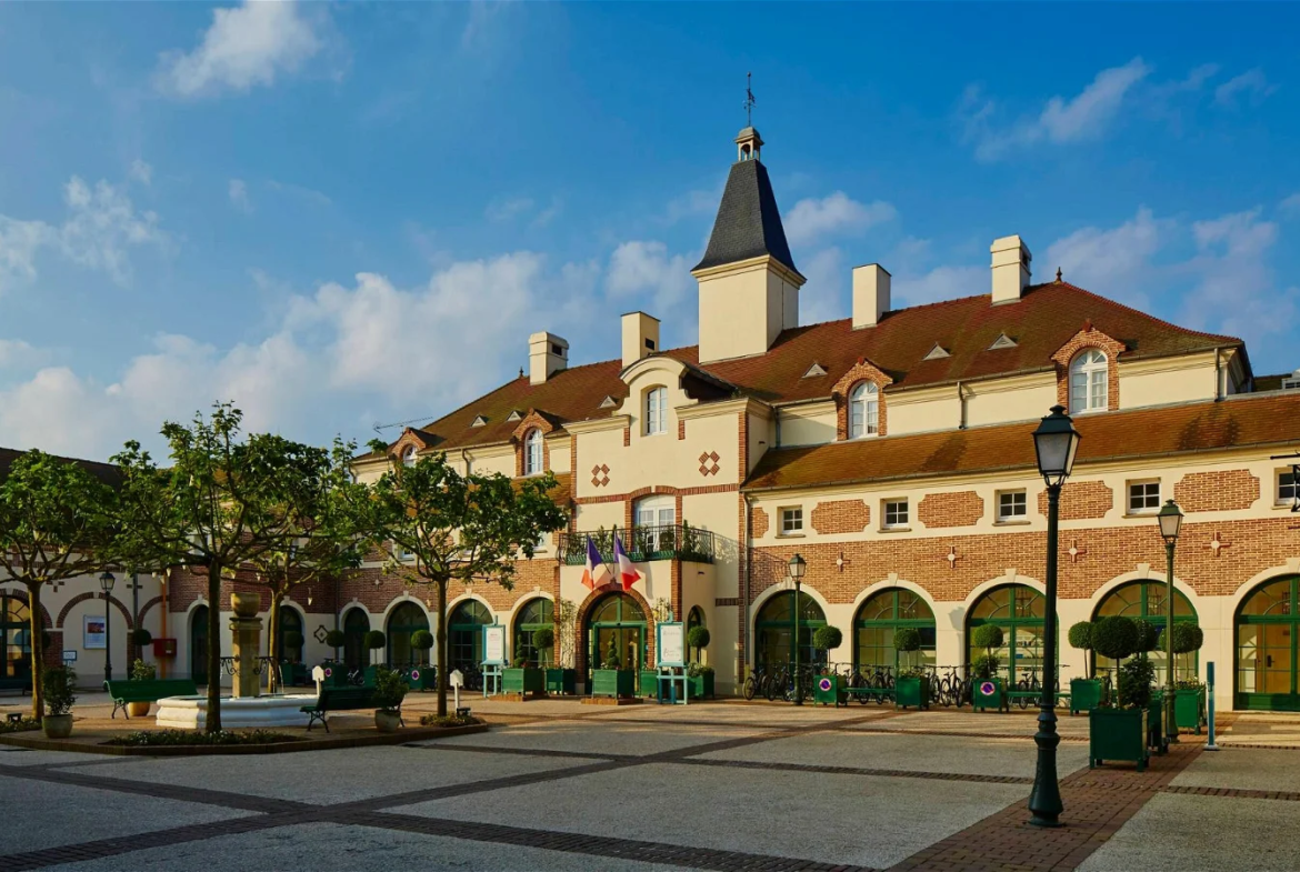 Marriott Timeshare: Marriott's Village D'lle-De-France Courtyard