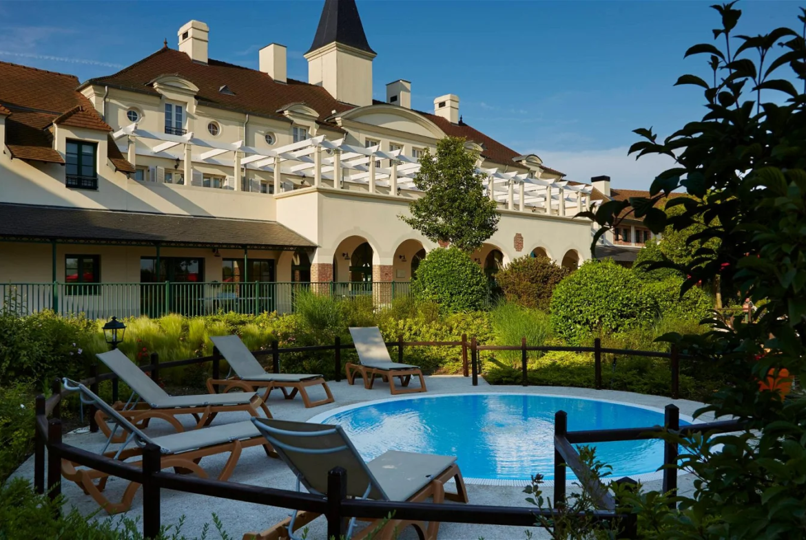 Marriott's Village D'Ile-De-France Hot Tub