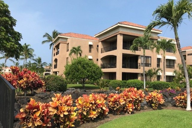 View of resort with Flowers