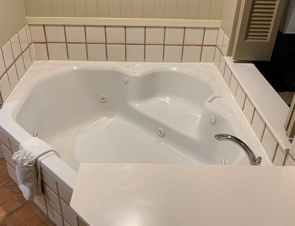 Resort Bath Tub