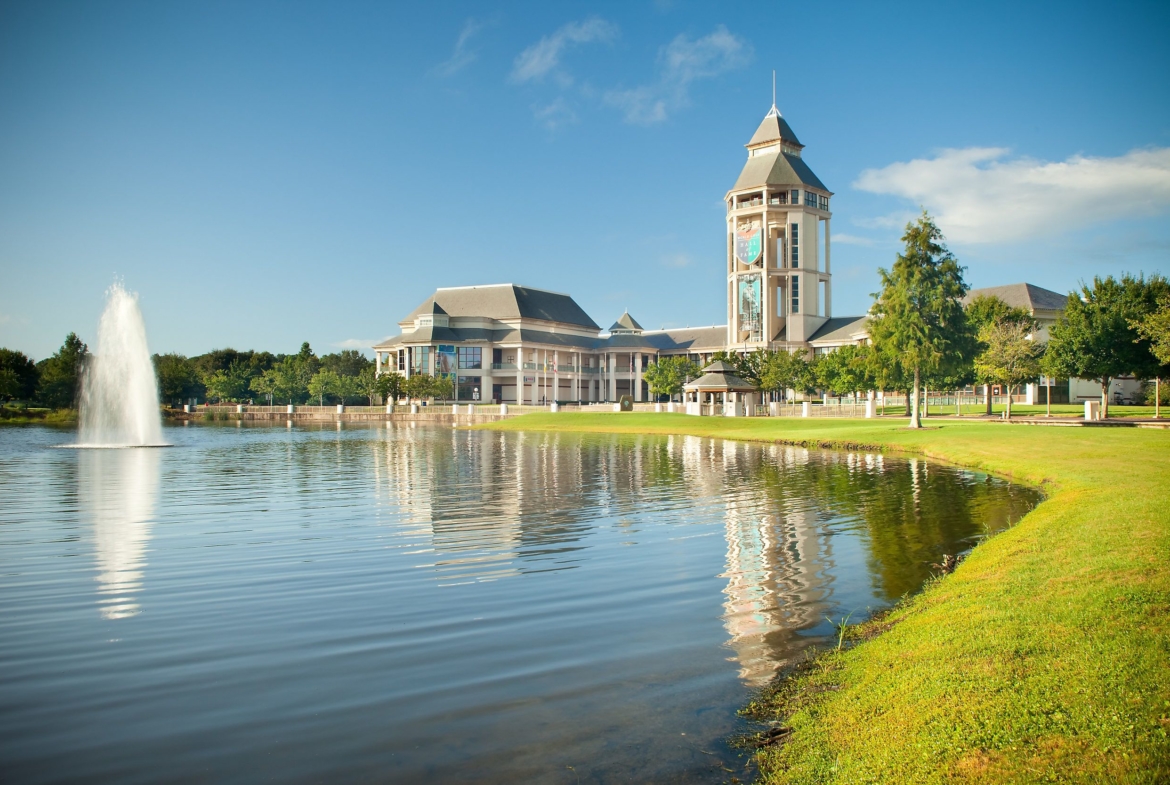 Grande Villas at World Golf Village lake