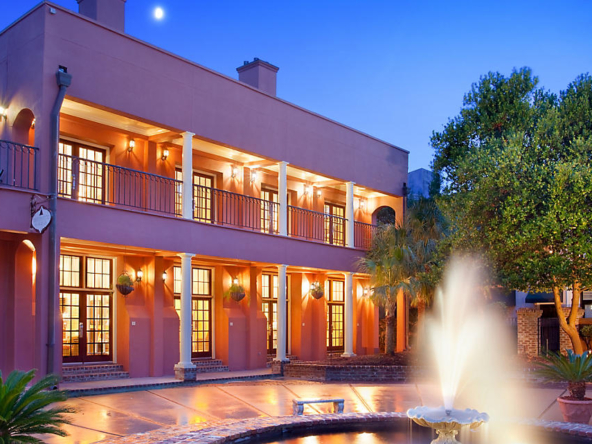 Lodge Alley Inn