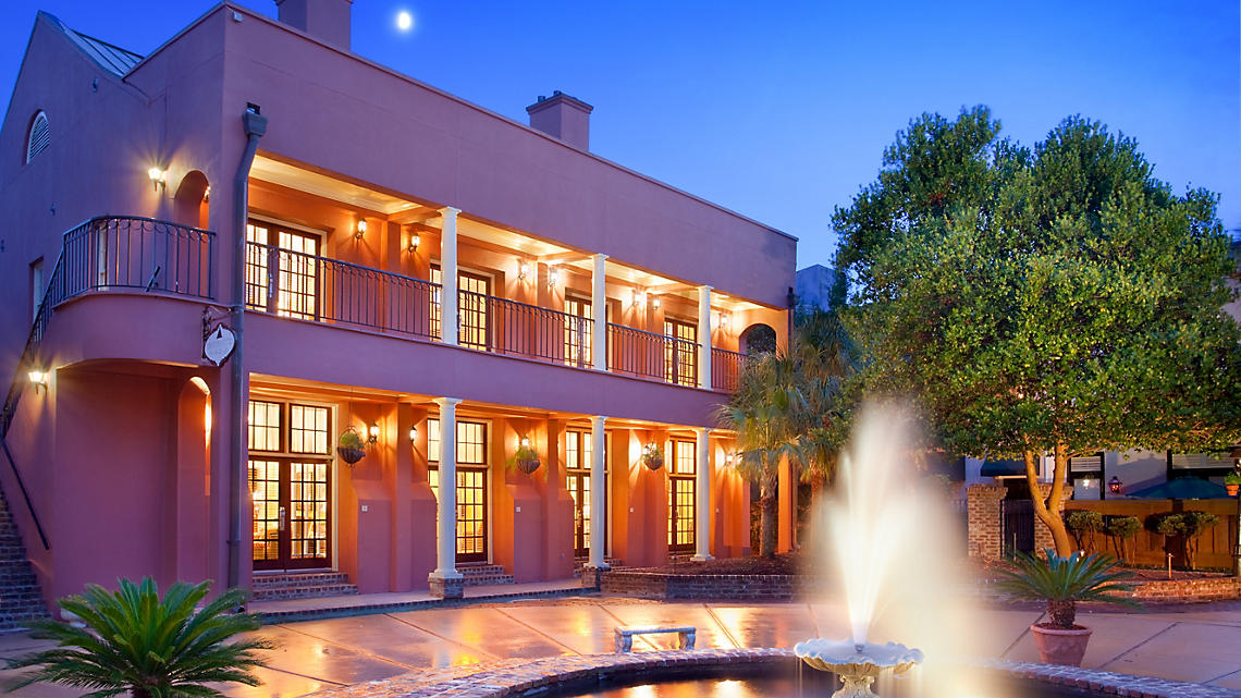 Lodge Alley Inn