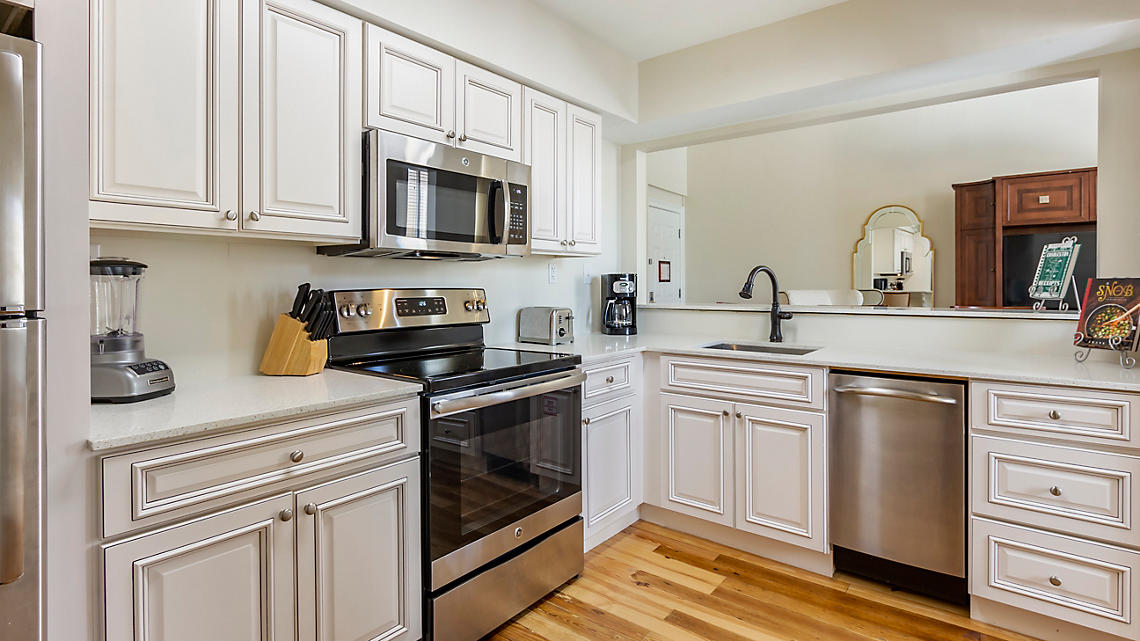 Full Kitchen