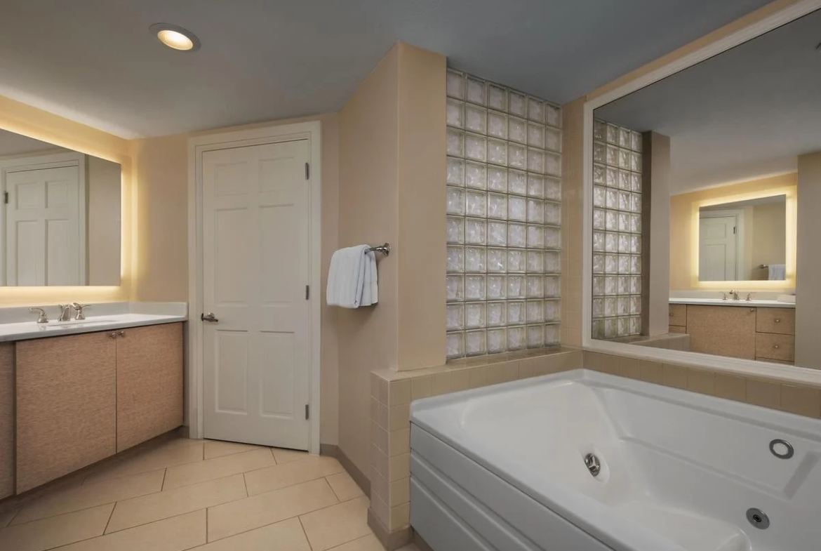 Bathroom With Soaking Tub