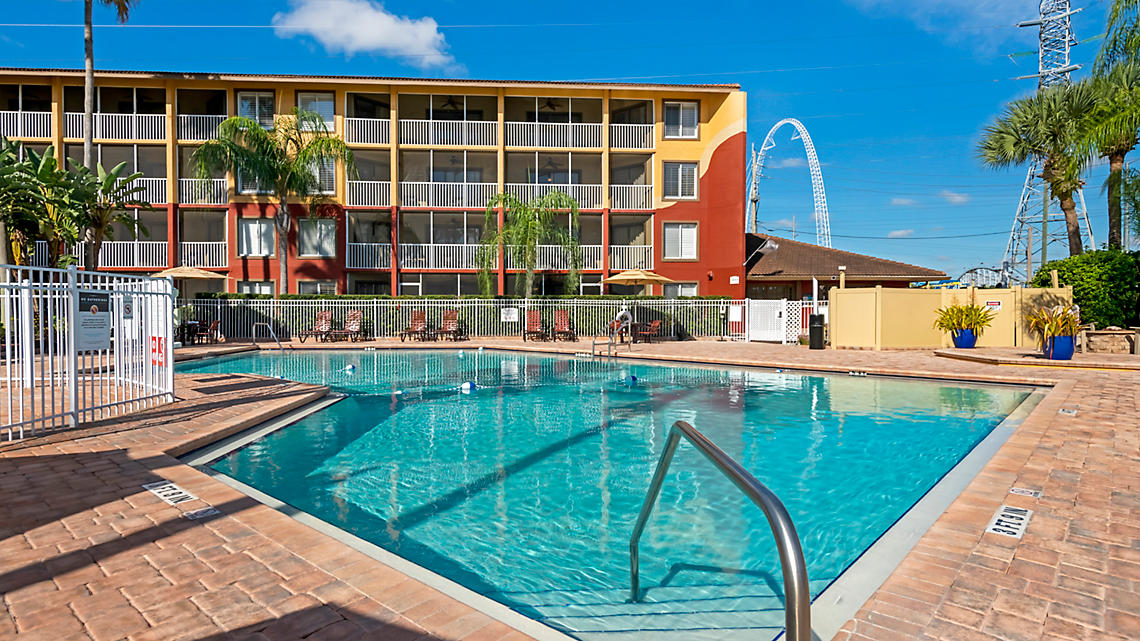 Orlando's Sunshine Resort Pool