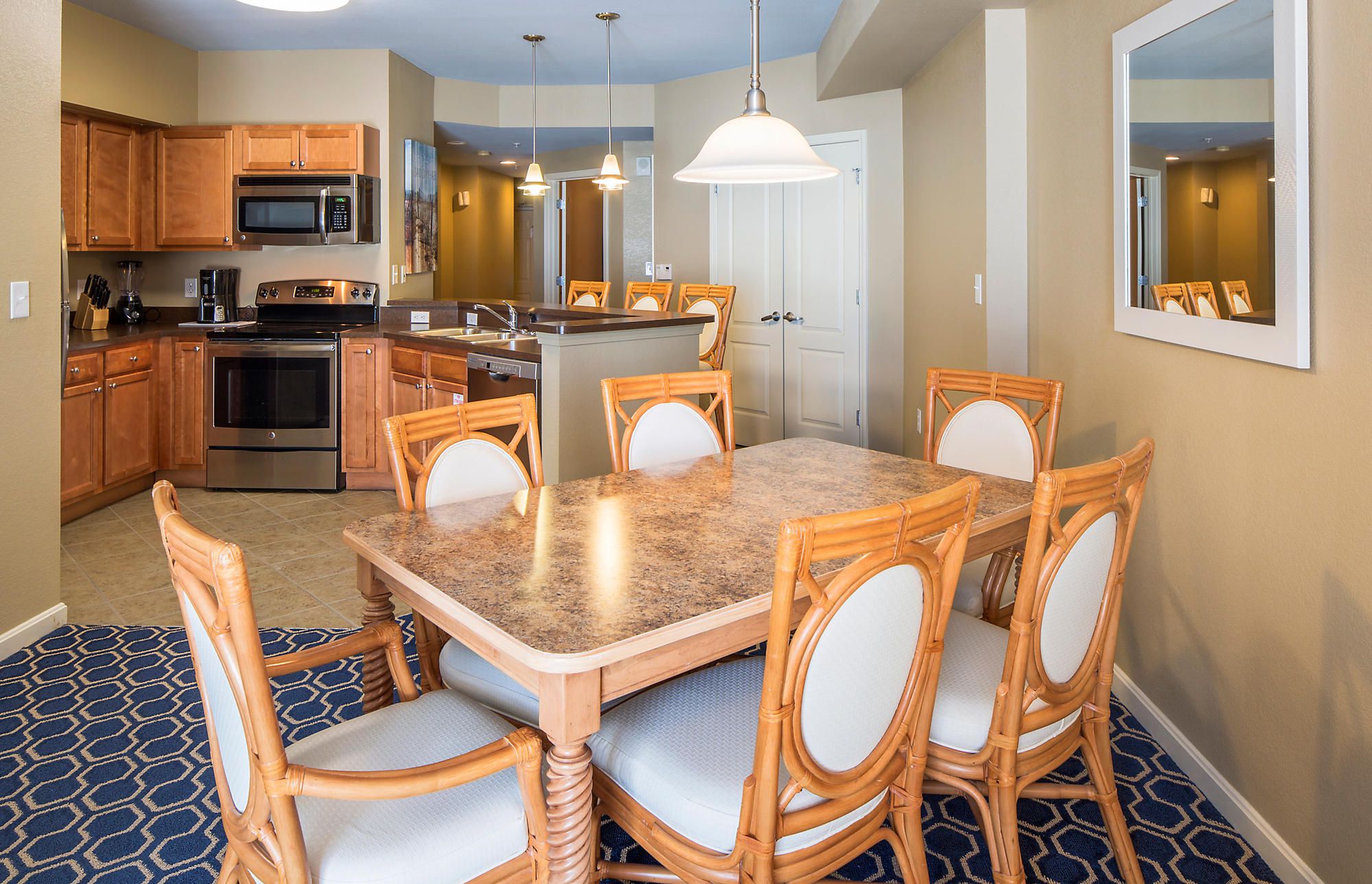 Carolina grande kitchen dining area
