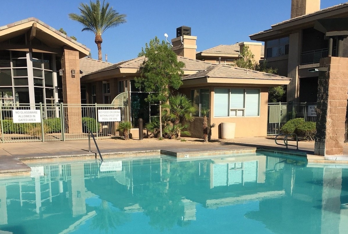 the cliffs at peace canyon pool house