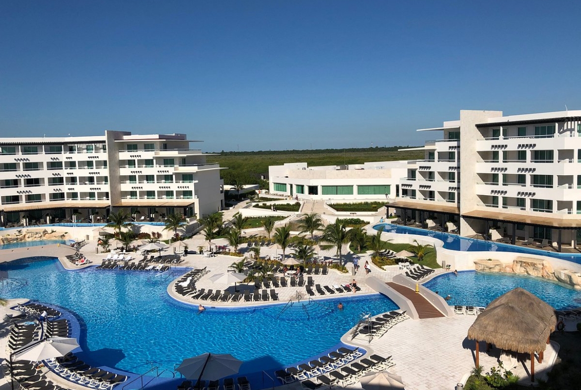 Wyndham El Cid Marina Beach Hotel - Yacht Club Pool View