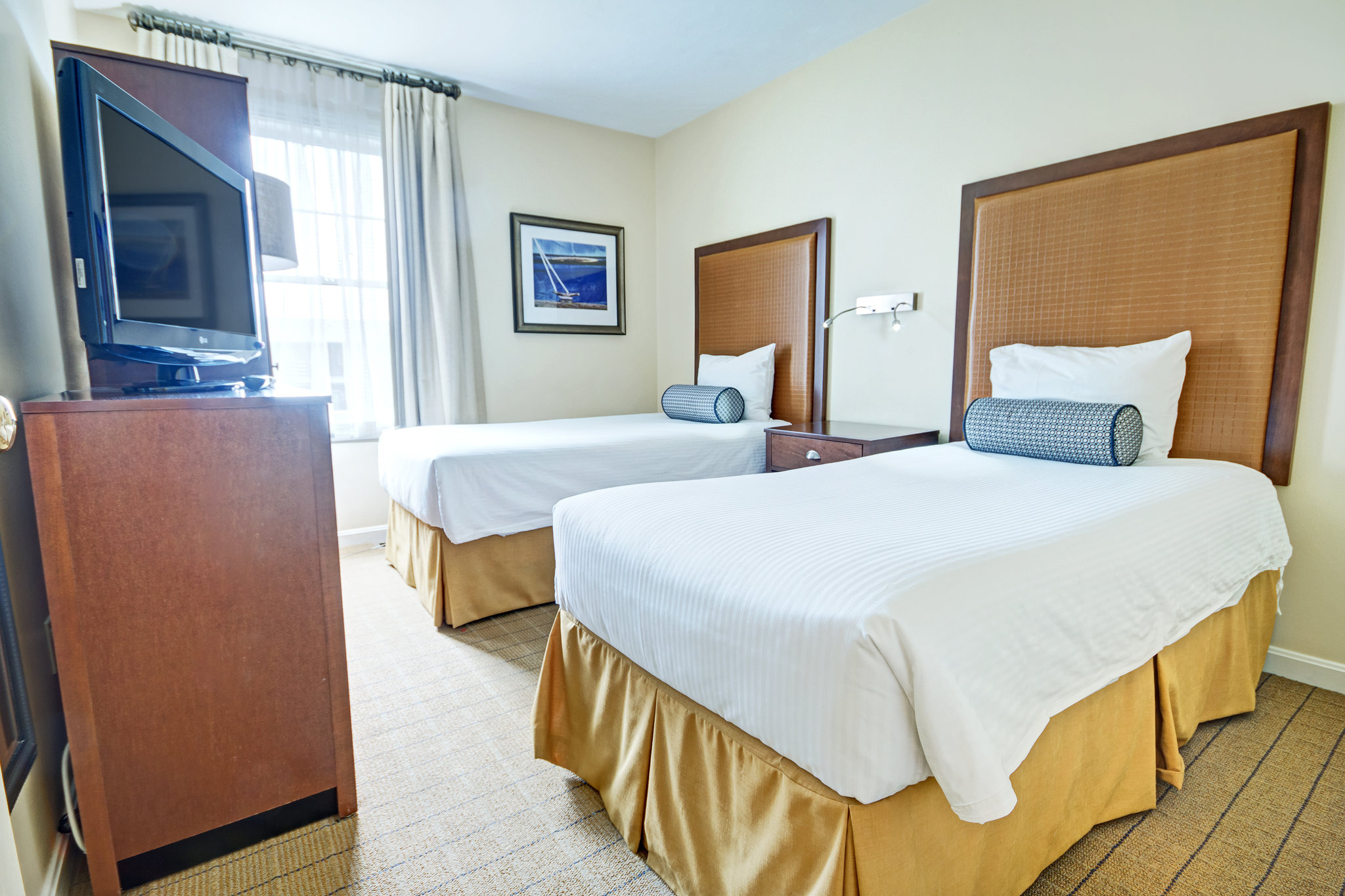 Wyndham Long Wharf Resort guest room