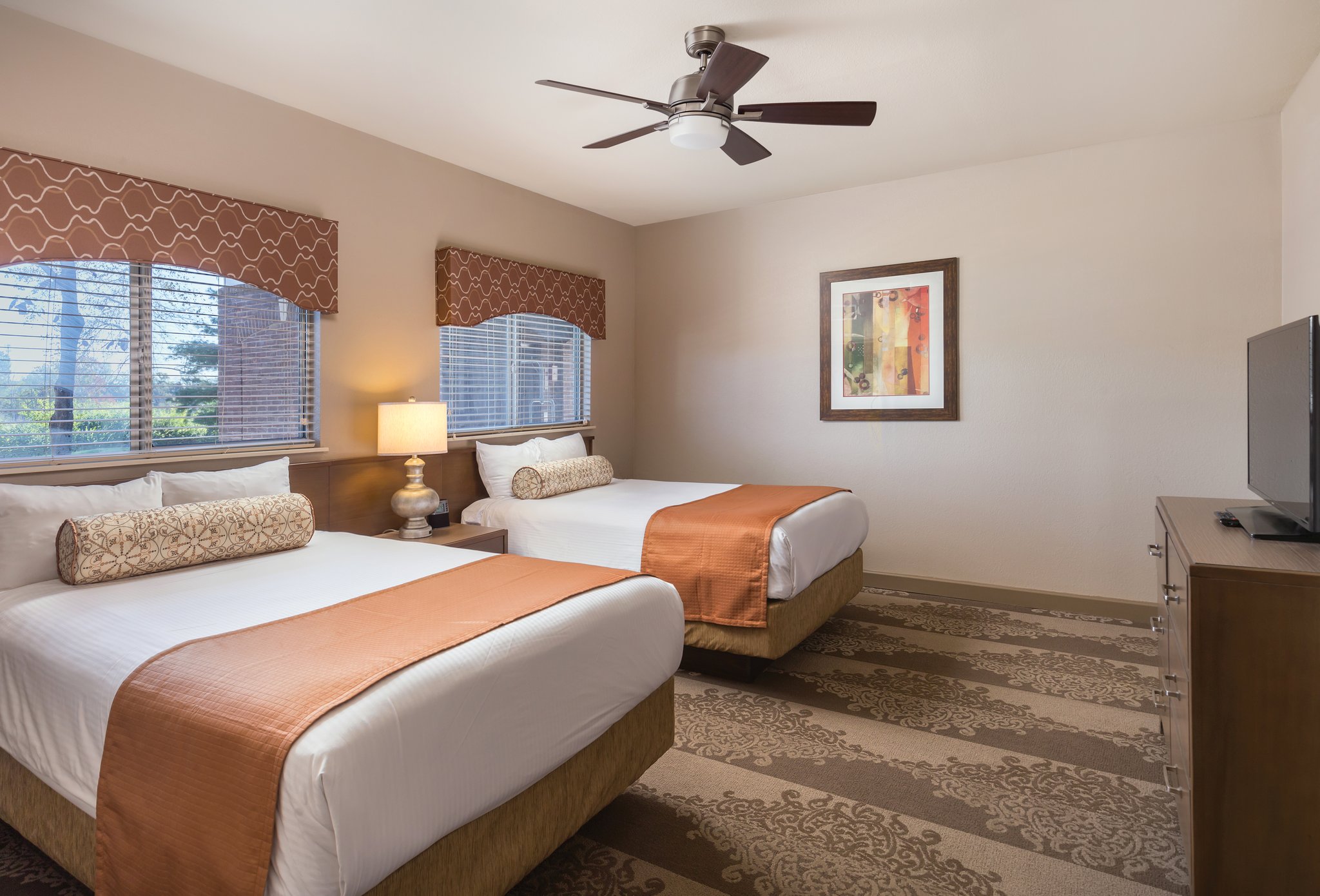 Wyndham Nashville guest room