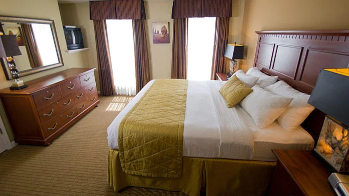 Diamond Greensprings Vacation Resort bedroom