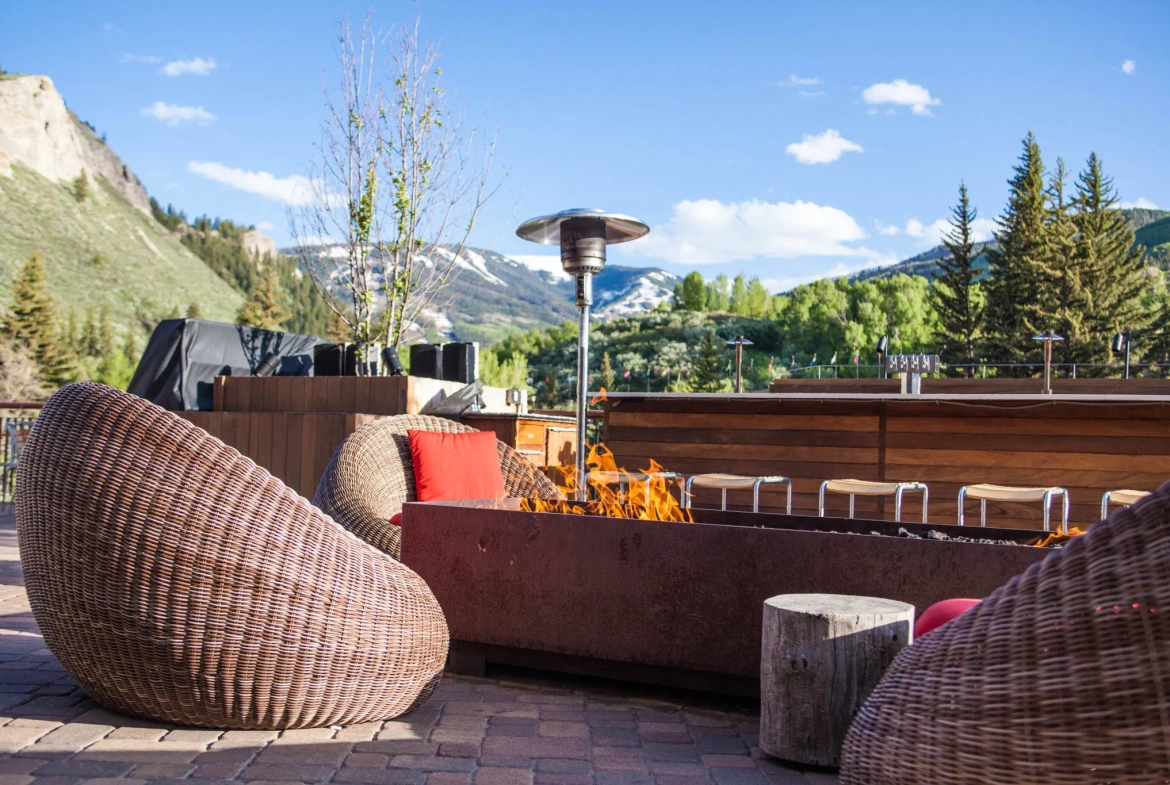 The Westin Riverfront Mountain Villas Lounge Area