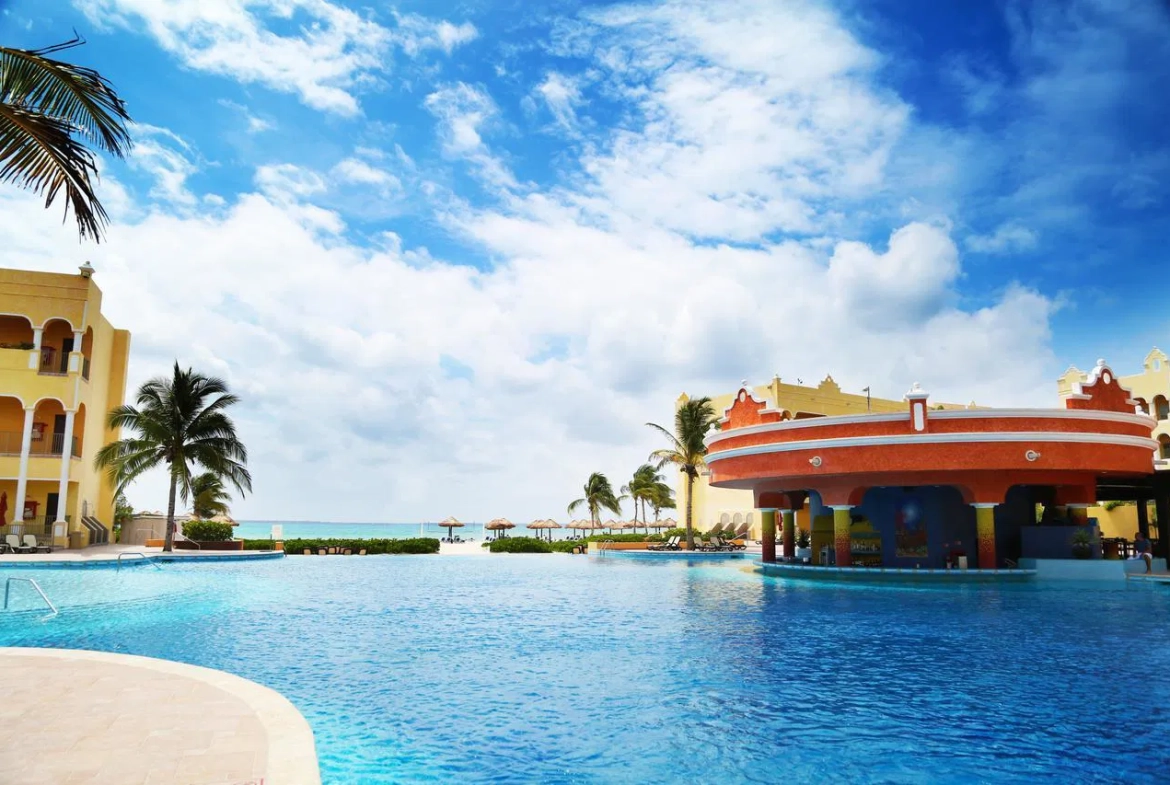 Royal Haciendas Pool