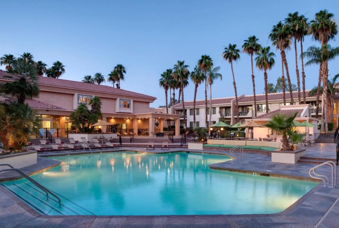 Welk Resorts: Hyatt Vacation Club at Desert Oasis Pool