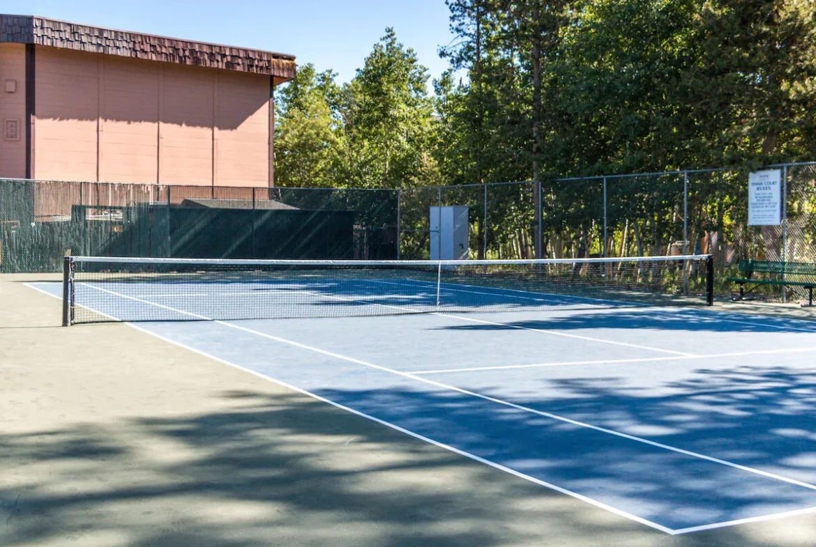 Tahoe Beach And Ski Club Tennis Court