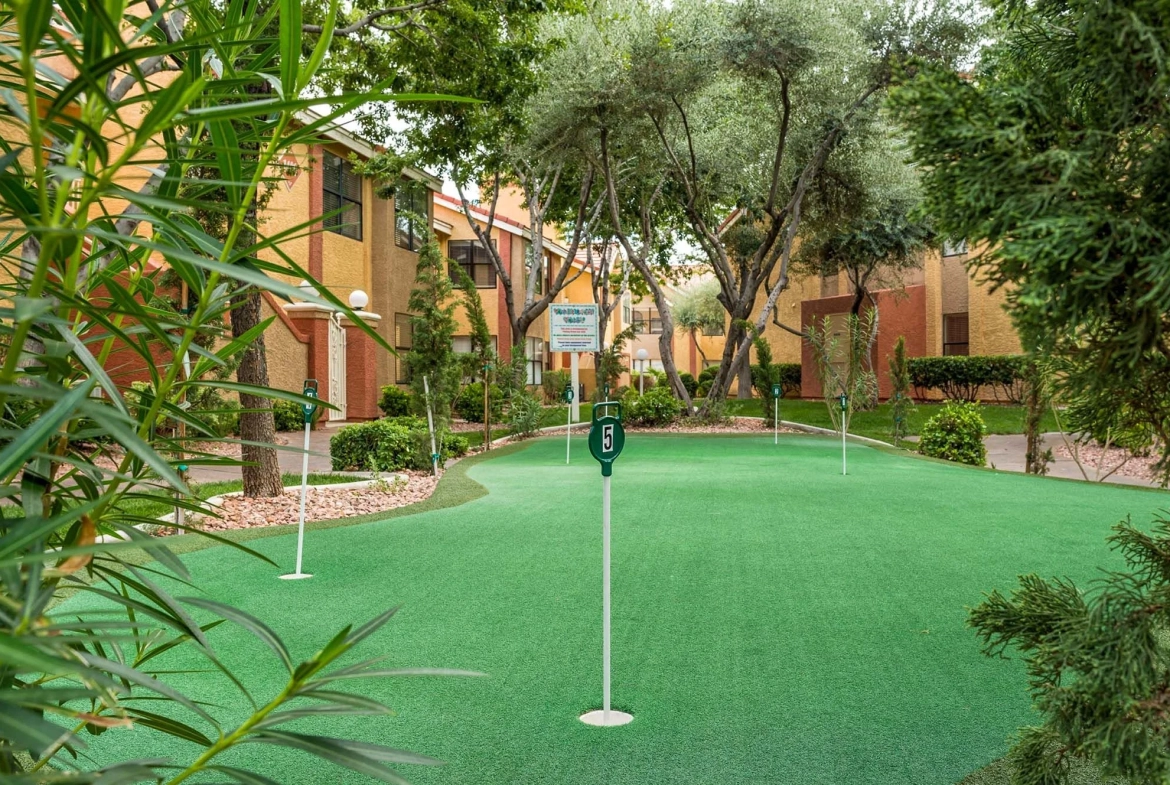 Westgate Flamingo Bay Club Putting Green