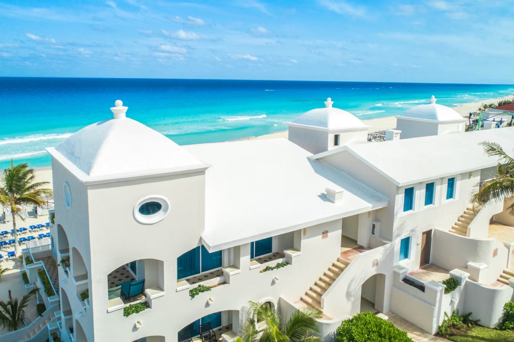 Wyndham Alltra Cancun - All-Inclusive Resort