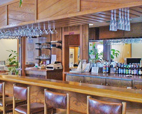 Club Tahoe Resort bar