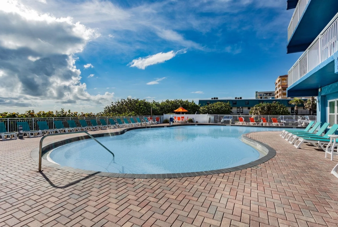 Coconut Palms Beach Resort II pool