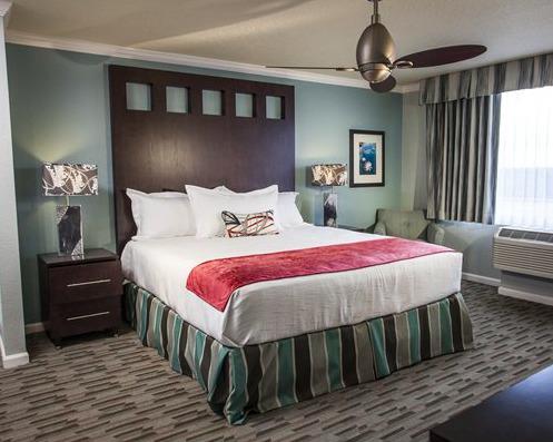 Driftwood Worldgate Resort bedroom