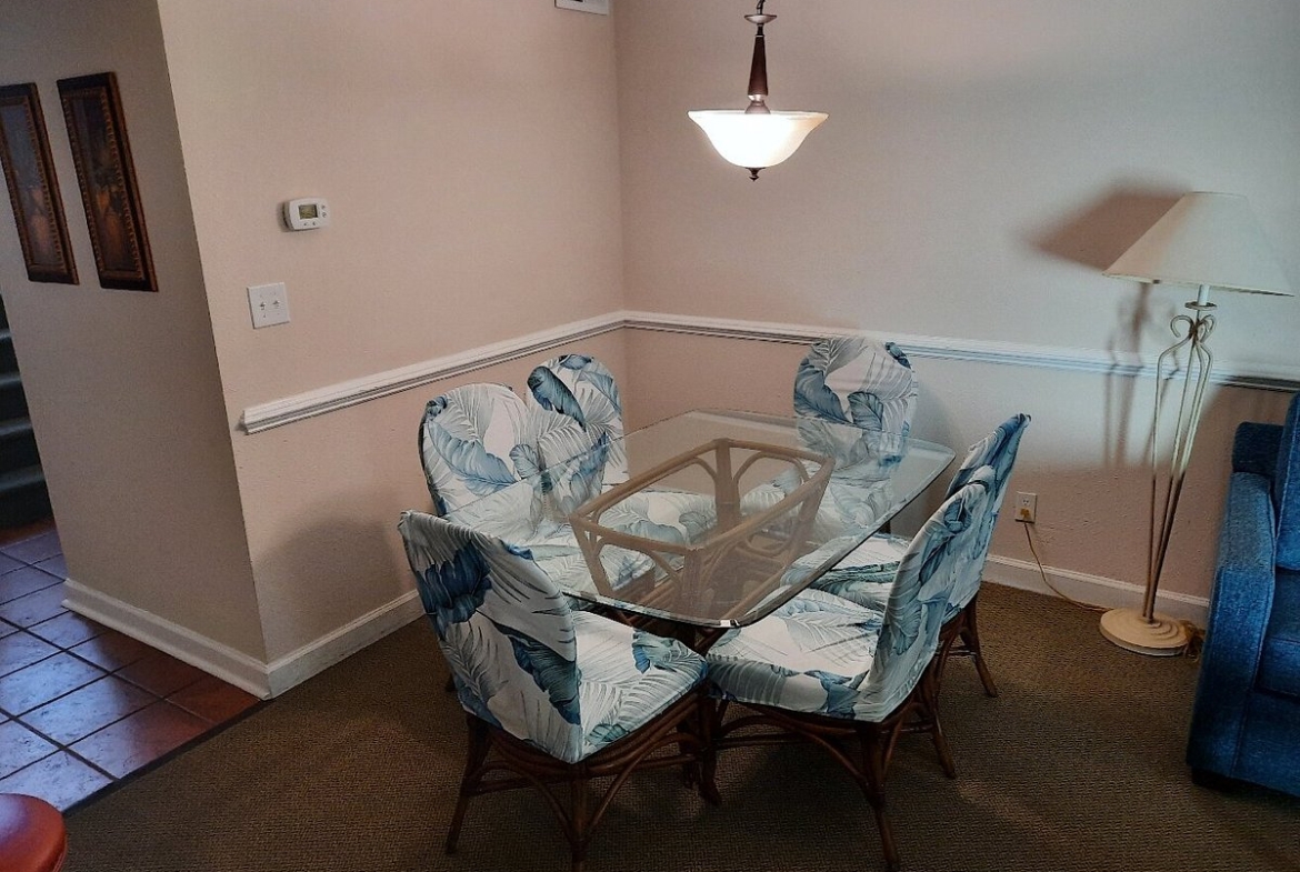 Links Golf And Racquet Club dining room