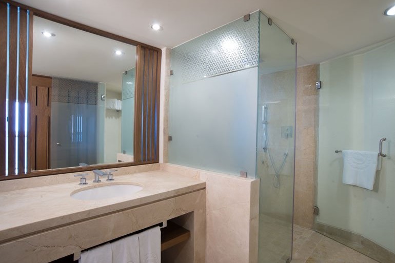 Buganvilias Resort Vacation Club bath
