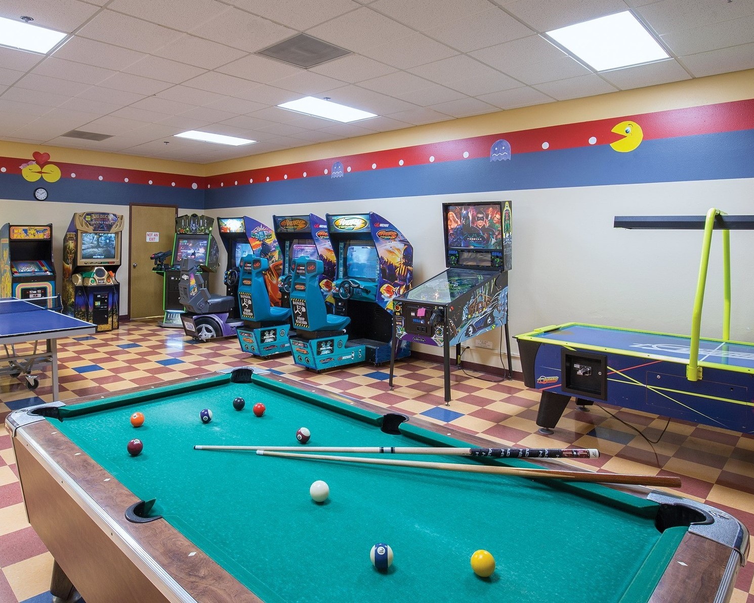 resort arcade