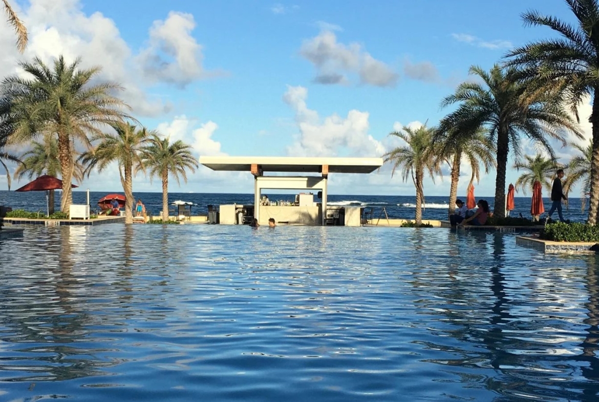 Dawn Beach Club pool