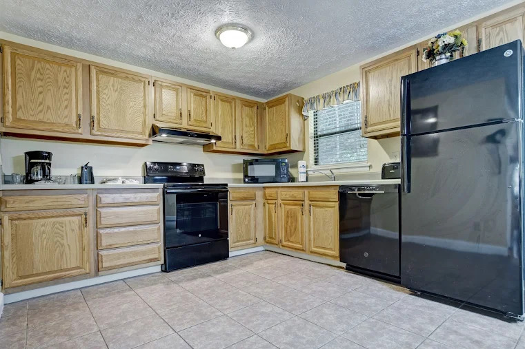 Mountain Meadows kitchen