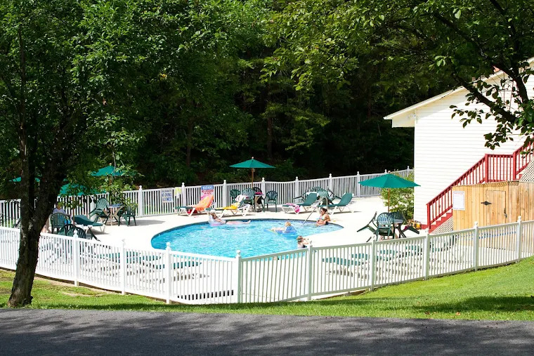 Mountain Meadows pool