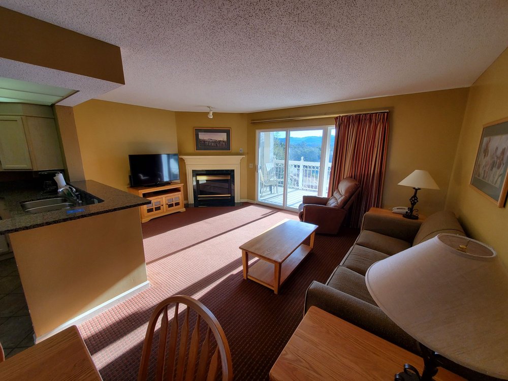 Sunrise Ridge Resort Living Area