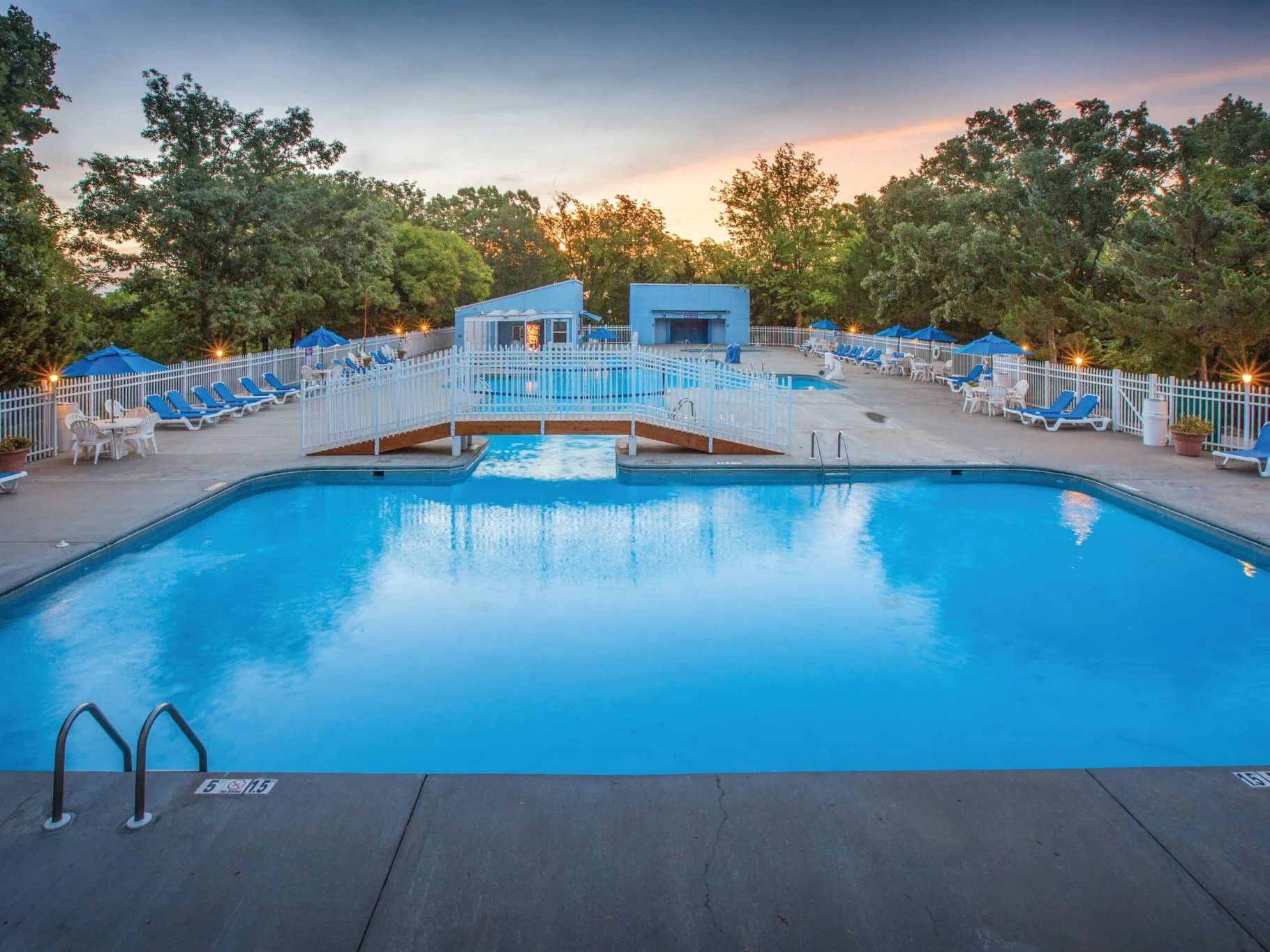 Ozark Mountain Resort pool