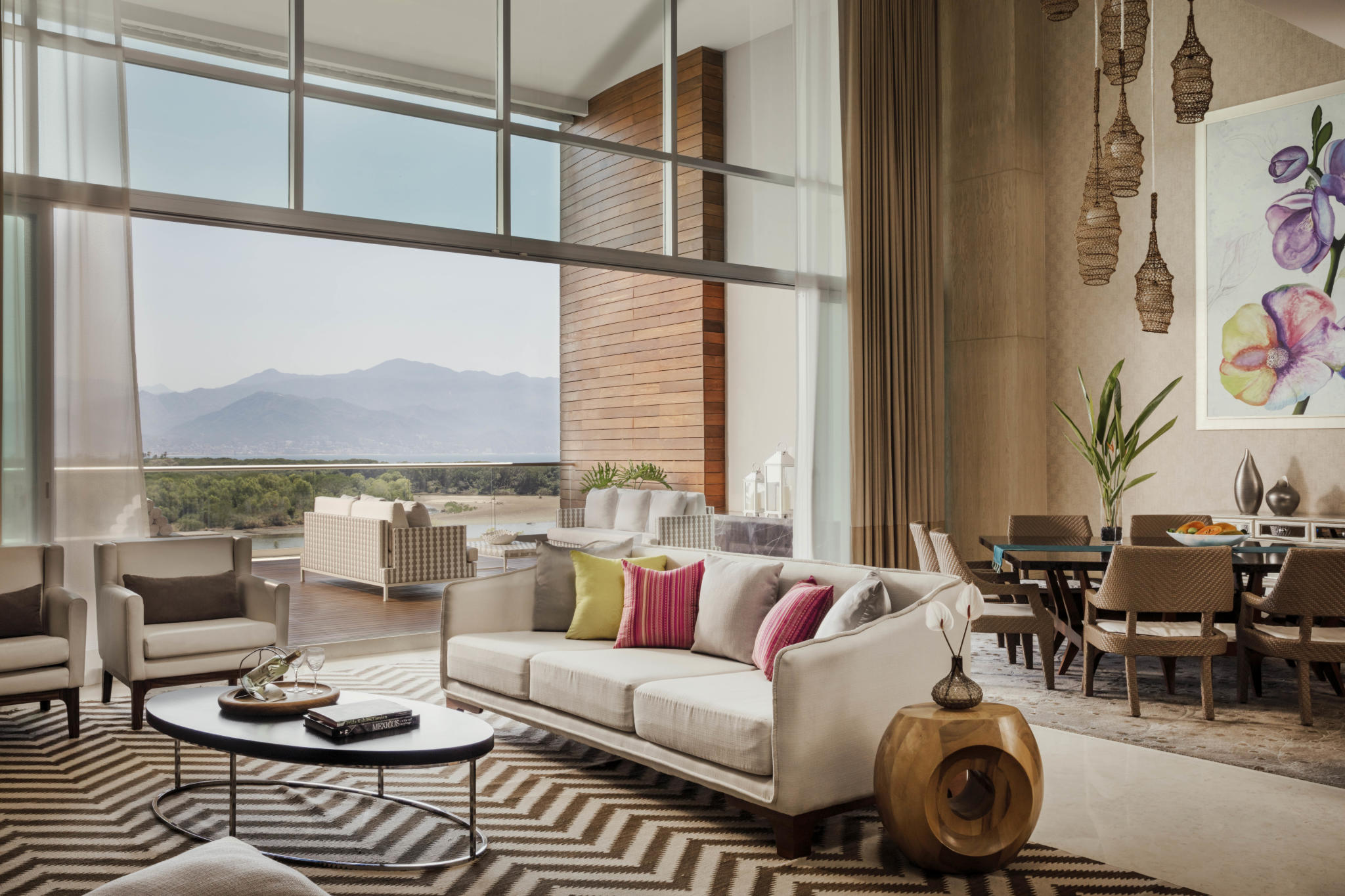 Grand Luxxe Residence Club living room