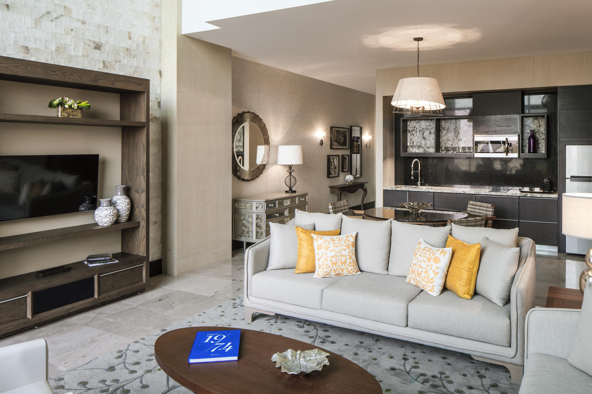 Grand Luxxe Residence Club living room