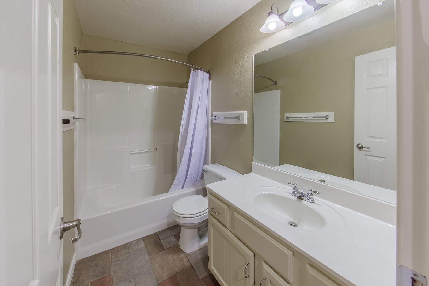 Holiday Inn Club Vacations Villages Resort at Lake Palestine bathroom