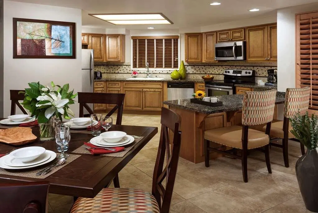 Villas On The Greens By Welk Resorts Dining Area and Kitchen