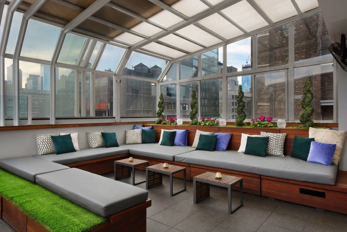 Marriott Vacation Club Pulse, New York City outdoor seating